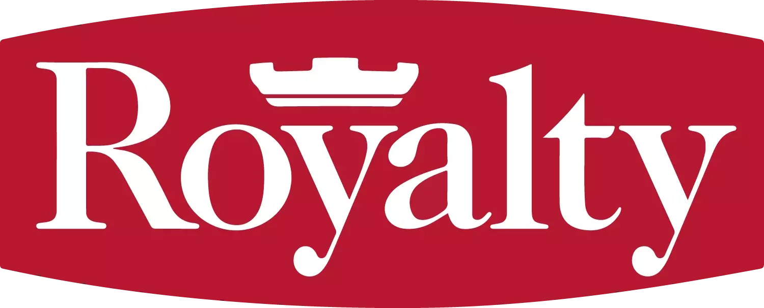 royalty roofing logo